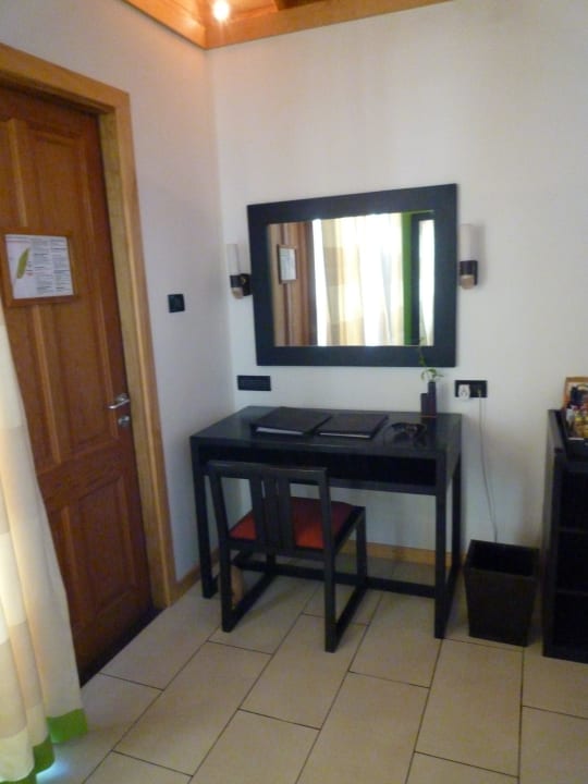 Schreibtisch Vilamendhoo Island Resort & Spa