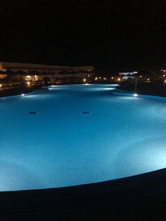 Pool Meliá Laguna Beach