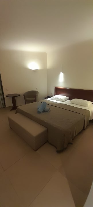 Zimmer Apollonia Beach Resort & Spa
