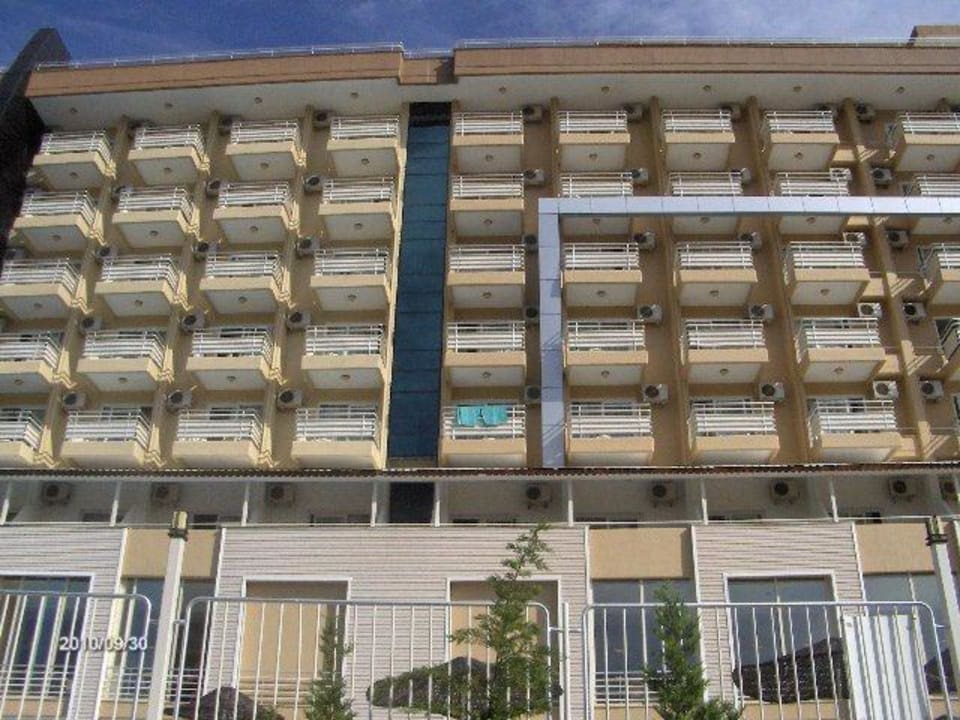 Seitenstrassenansicht des Hotels Hotel Ephesia