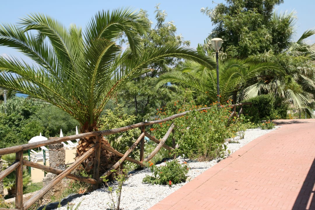 Gartenanlage Residence Pietre Bianche - ApartHotel