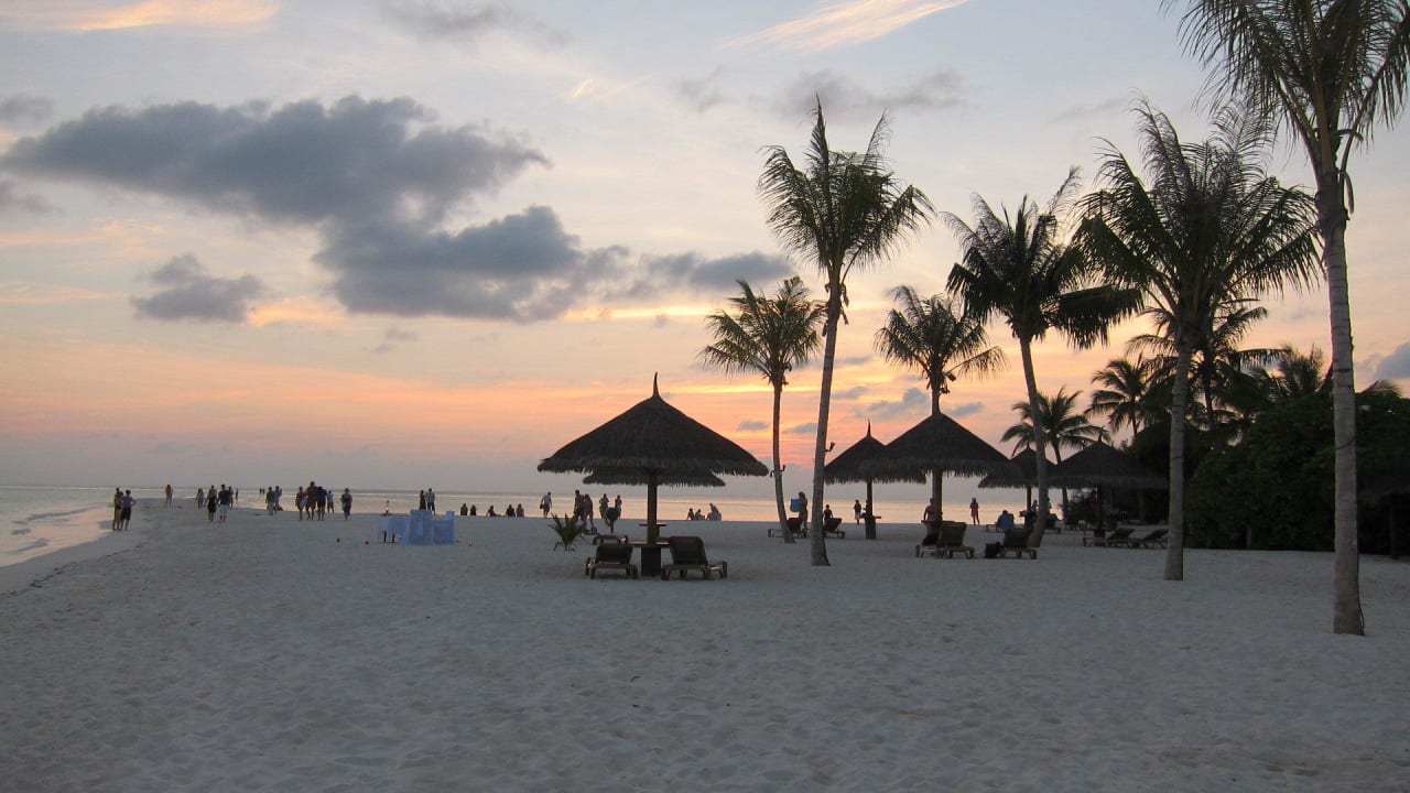 Sunset Kuredu Island Resort & Spa