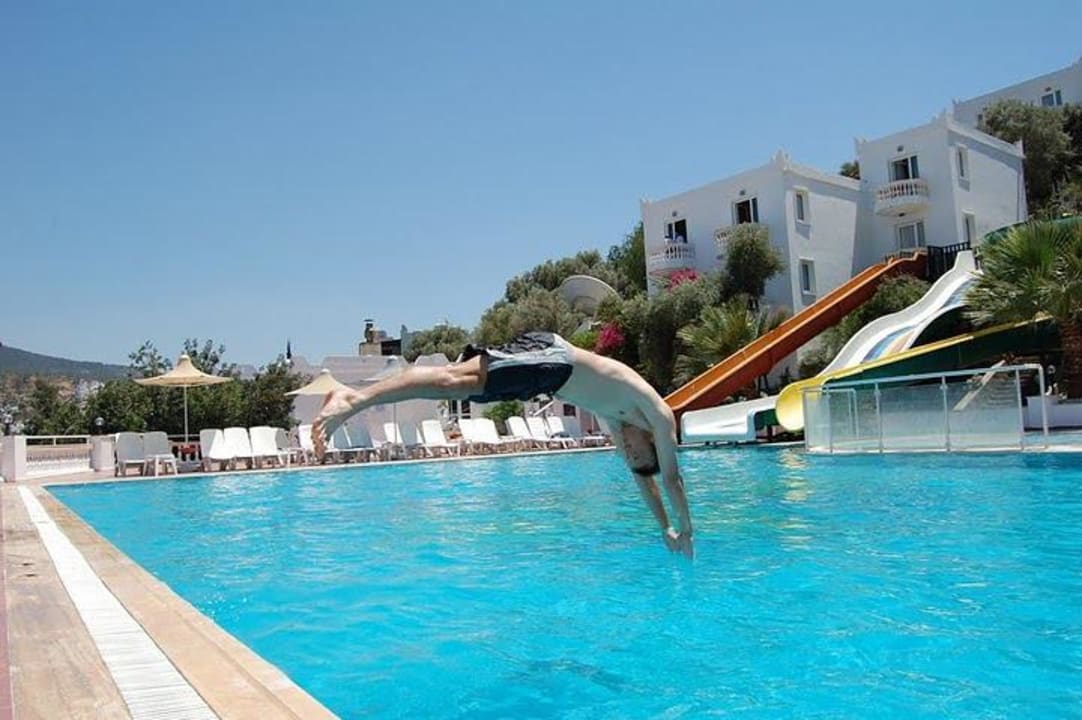 Górny basen ze zjeżdżalniami Hotel Nish Bodrum Resort