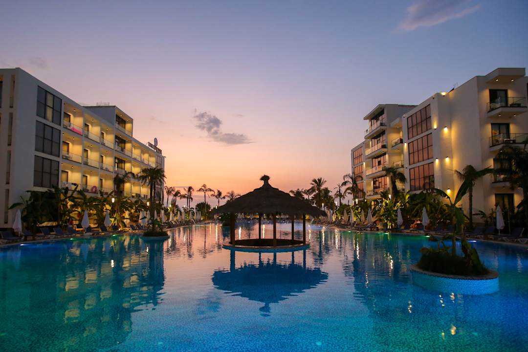 Pool Oricon Coast Luxury Resort