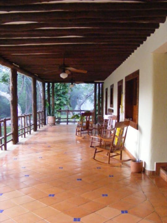 Blick auf den Zimmertrakt Hotel The Lodge at Uxmal