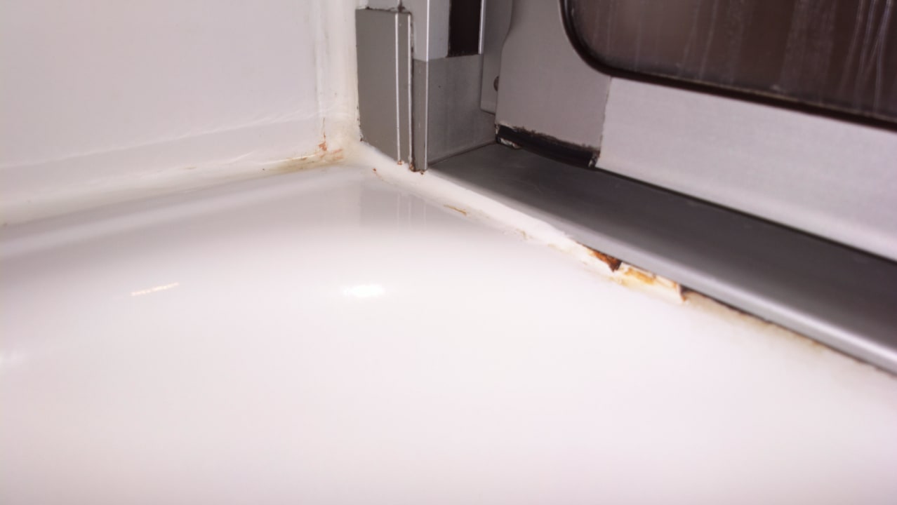 Ecklige Fugen der Dusche Hotel Kaiserhof Eisenach