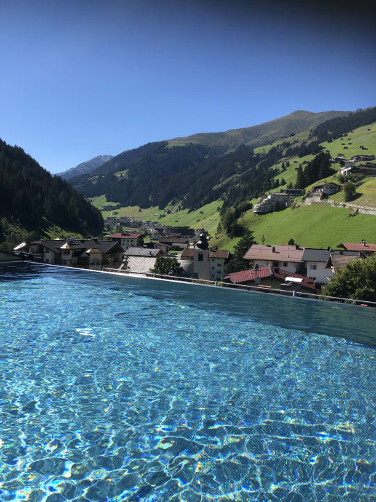 Pool Hotel Alpin Spa Tuxerhof