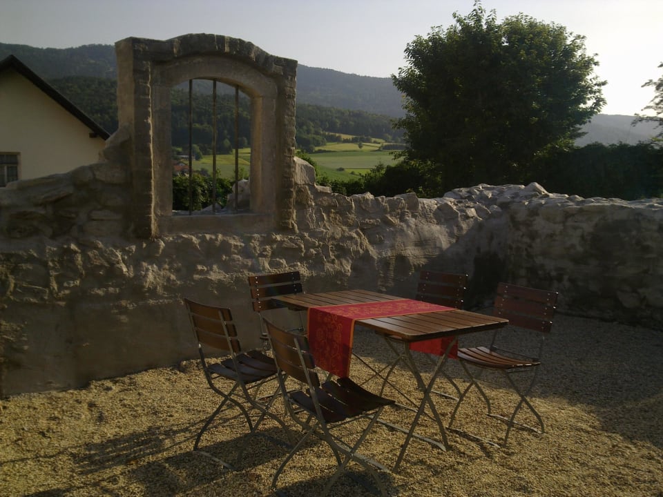 Neuer Biergarten Hotel Gasthof Zur Linde