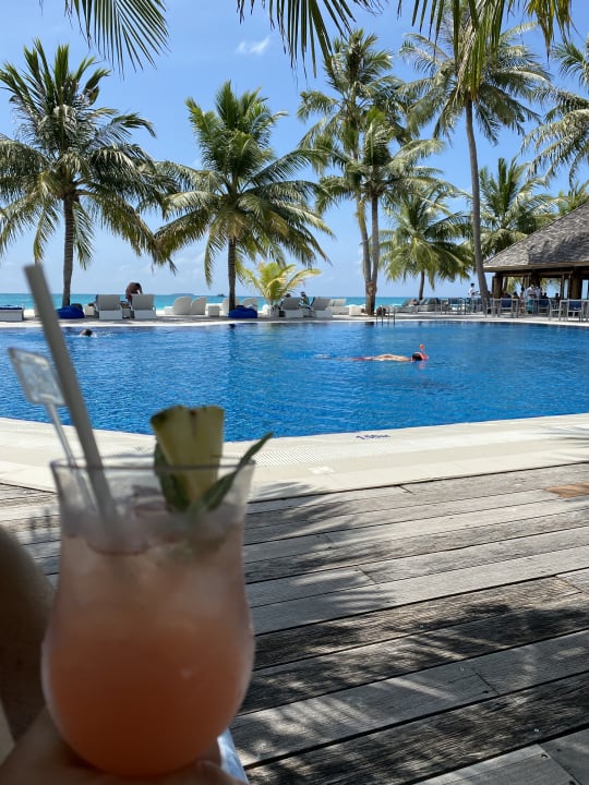 Pool Meeru Maldives Resort Island