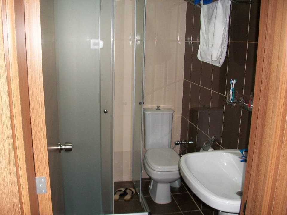 Bad mit Dusche Sealine