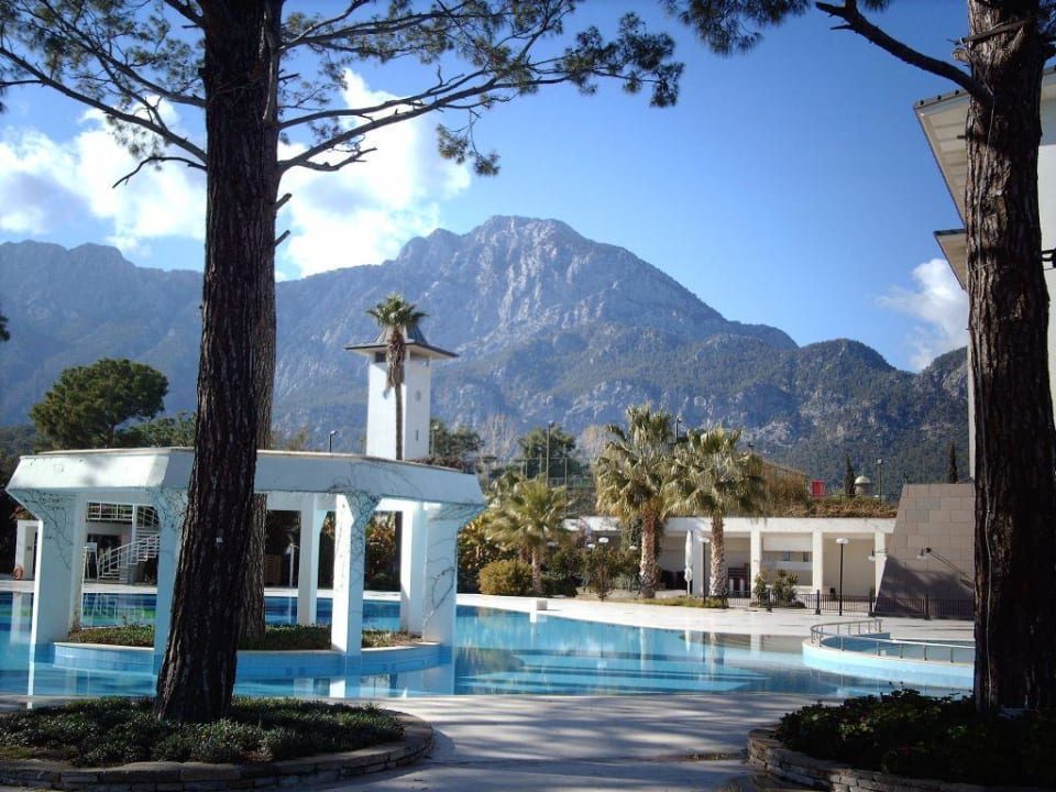 Hotelanlage mit Blick zum Taurusgebirge Kilikya Palace Göynük