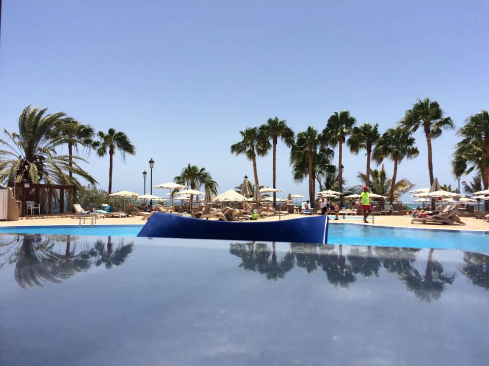 Außenterrasse am Pool SBH Hotel Taro Beach