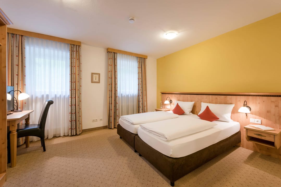 Familienzimmer mit zwei Schlafzimmer (Beispiel) Berghaus - Der Westerhof Hotel in Tegernsee