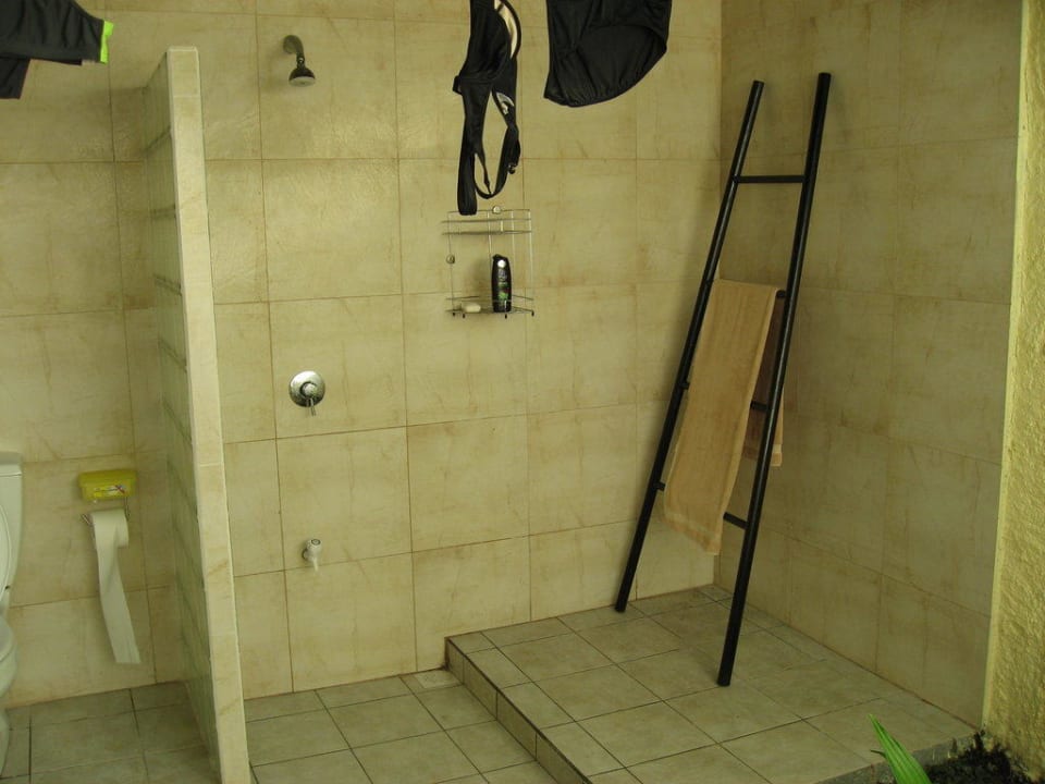 Dusche Kuredu Island Resort & Spa