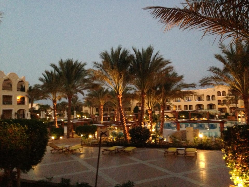 Ausblick von unserer Terrasse Hotel JAZ Makadi Star & Spa