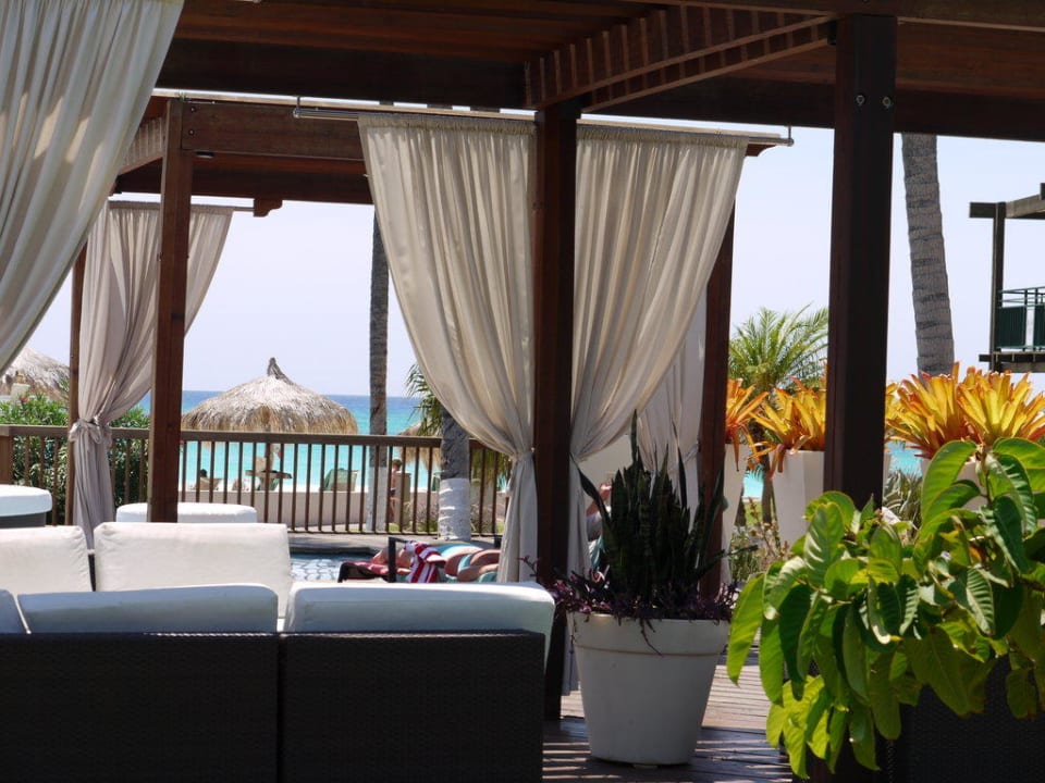 Blick durch die Lobby in Richtung Strand Divi Aruba All Inclusive