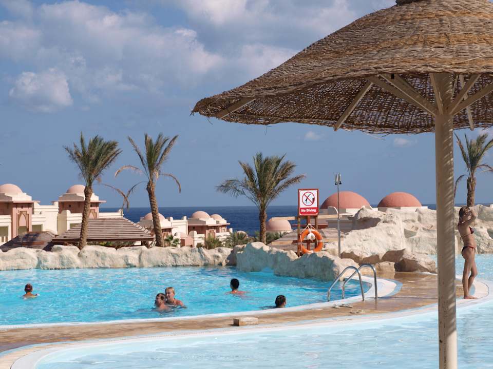 Activ pool Serenity Alpha Beach