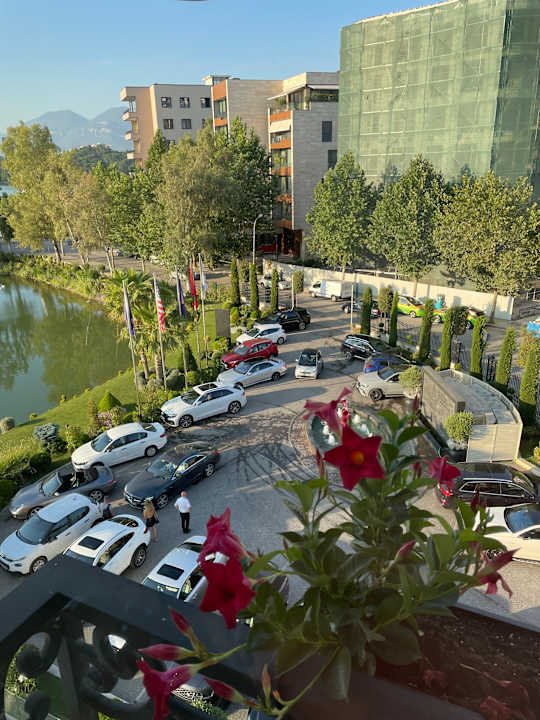 Gartenanlage Radisson Collection Morina Hotel, Tirana