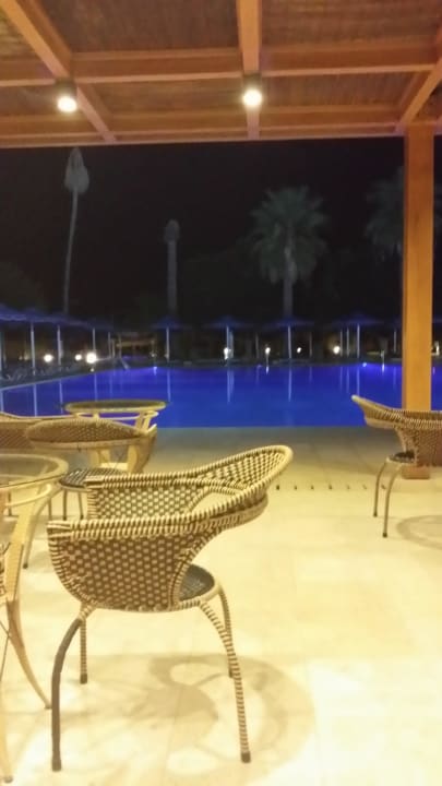 Ausblick außenbar Nachts auf Pool Mitsis Faliraki