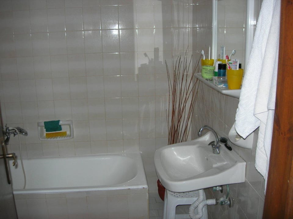 Badezimmer von Zimmer 110 Hotel Marlena