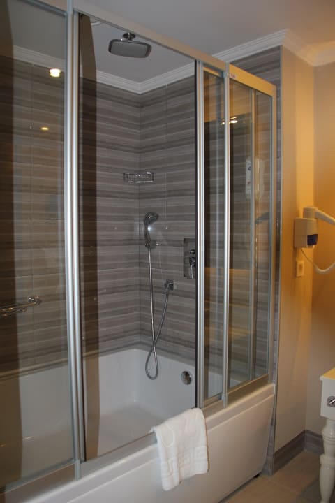 Regendusche Hotel Delphin Imperial