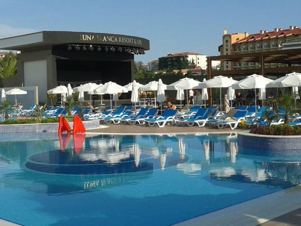 Wunderschöne Poolanlage Luna Blanca Resort & Spa