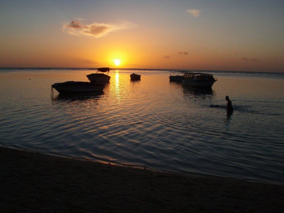 Fast jeden Tag solch ein Sonnenuntergang Hotel Villas Caroline