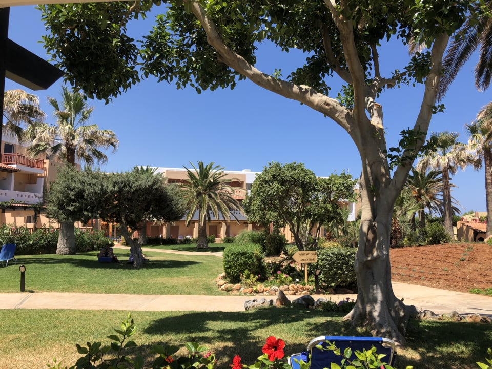 Gartenanlage Anissa Beach & Village