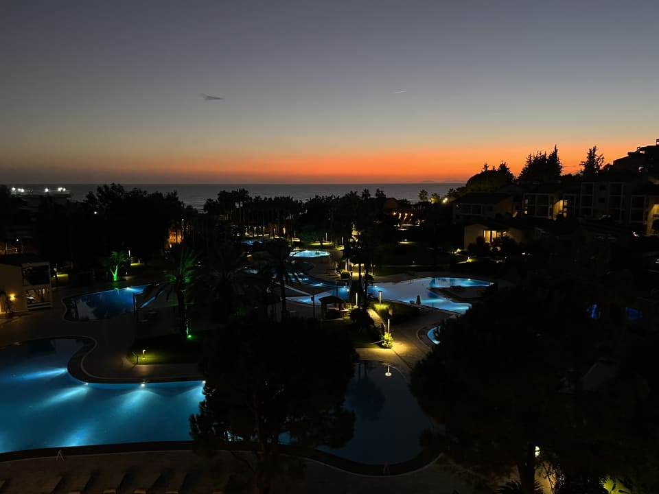 Pool Arum Barut Collection