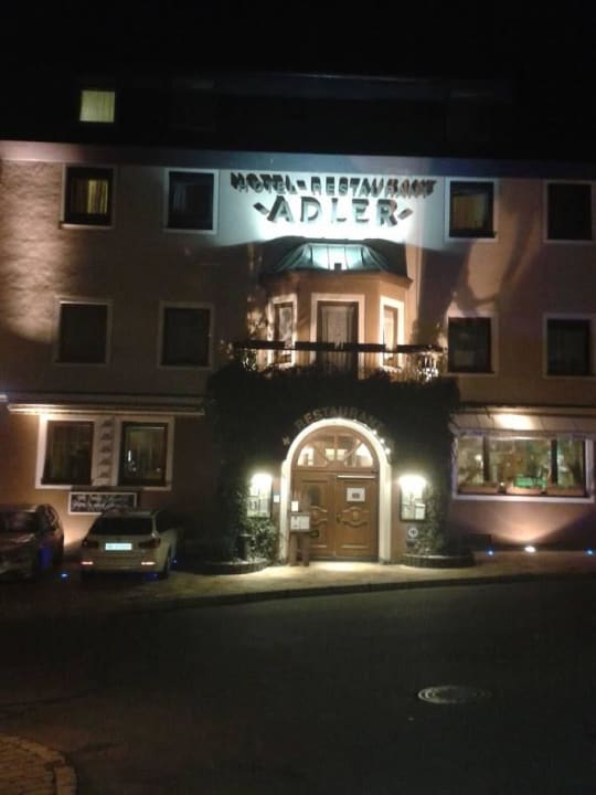 Blick aufs Haupthaus Hotel Adler