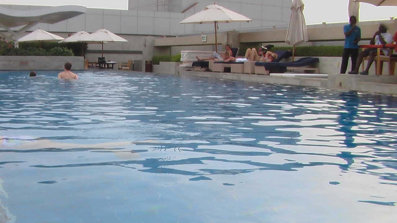 Der Pool im 11 Stock The Meydan Hotel