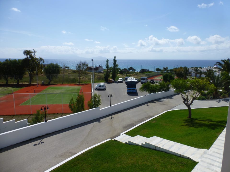 Tennisplatz und Umgebung Lagas Aegean Village