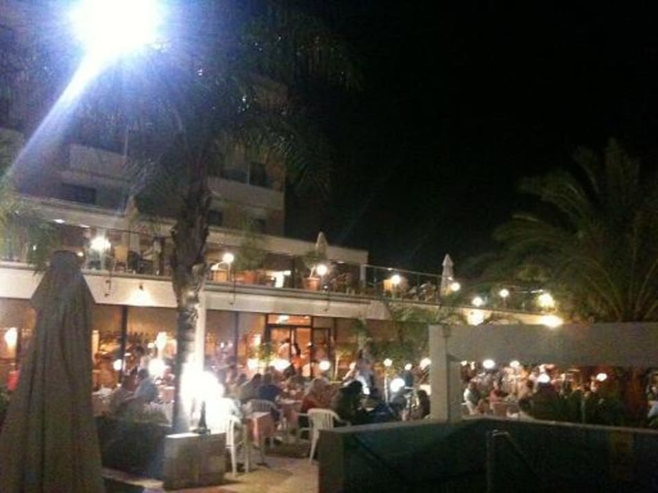 Beleuchtung zum Abendessen Queen's Bay Hotel