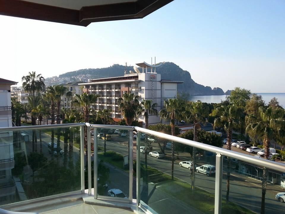 Herrlicher Blick Kleopatra Blue Hawai Hotel