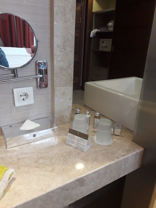 Zimmer Commodore Elite Suites & Spa - Adults only