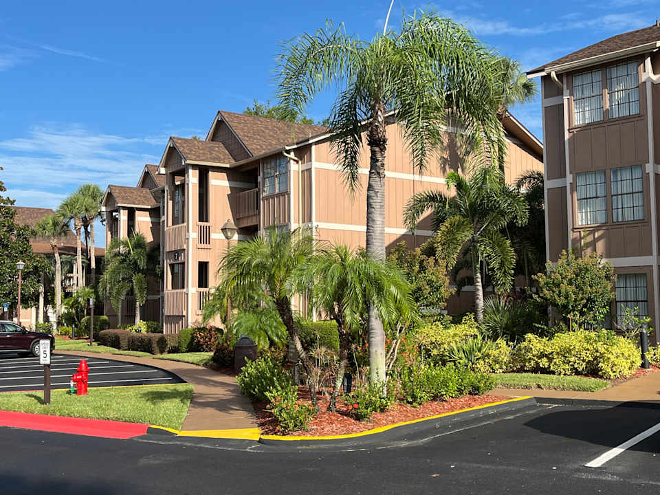 Außenansicht Hotel Polynesian Isles Resort