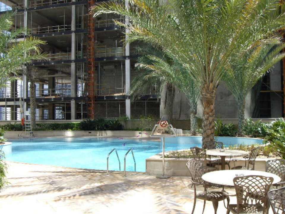 Pool im 2. Stock Blue Beach Tower The Walk JBR