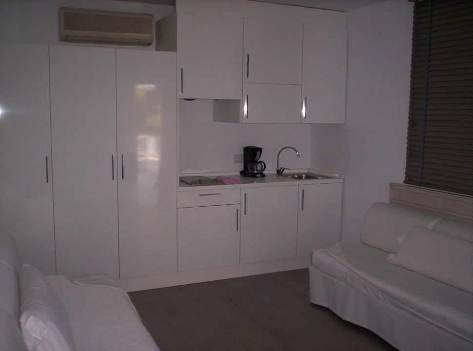 Wohnr. viel verstauraum in den schränken. Hotel Exagon Park