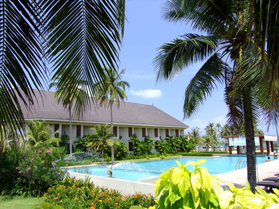 Großzügige Poolanlage Novotel Chumphon Beach Resort And Golf