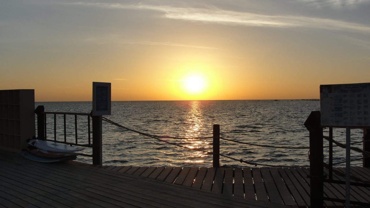 Восход с пирса отеля Stella Beach Resort & Spa Makadi Bay