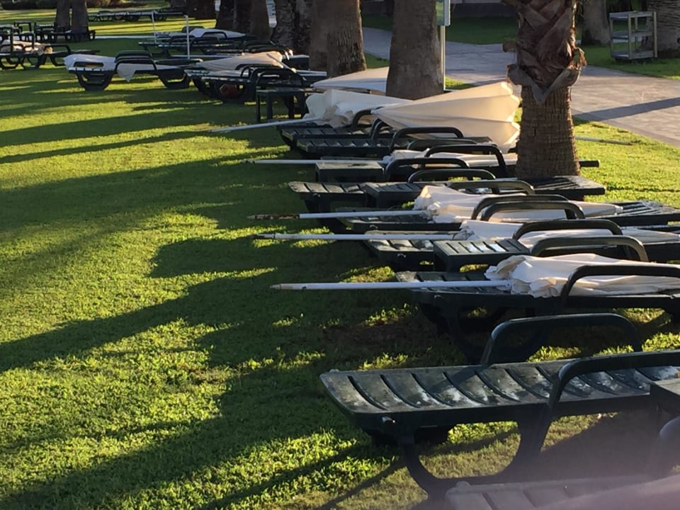 Keine Sonnenschirmhalterung ! Megasaray Club Belek