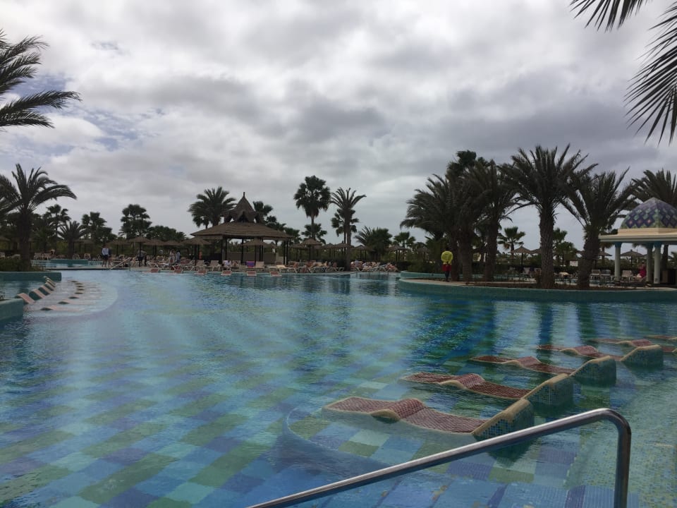 Pool Hotel Riu Karamboa