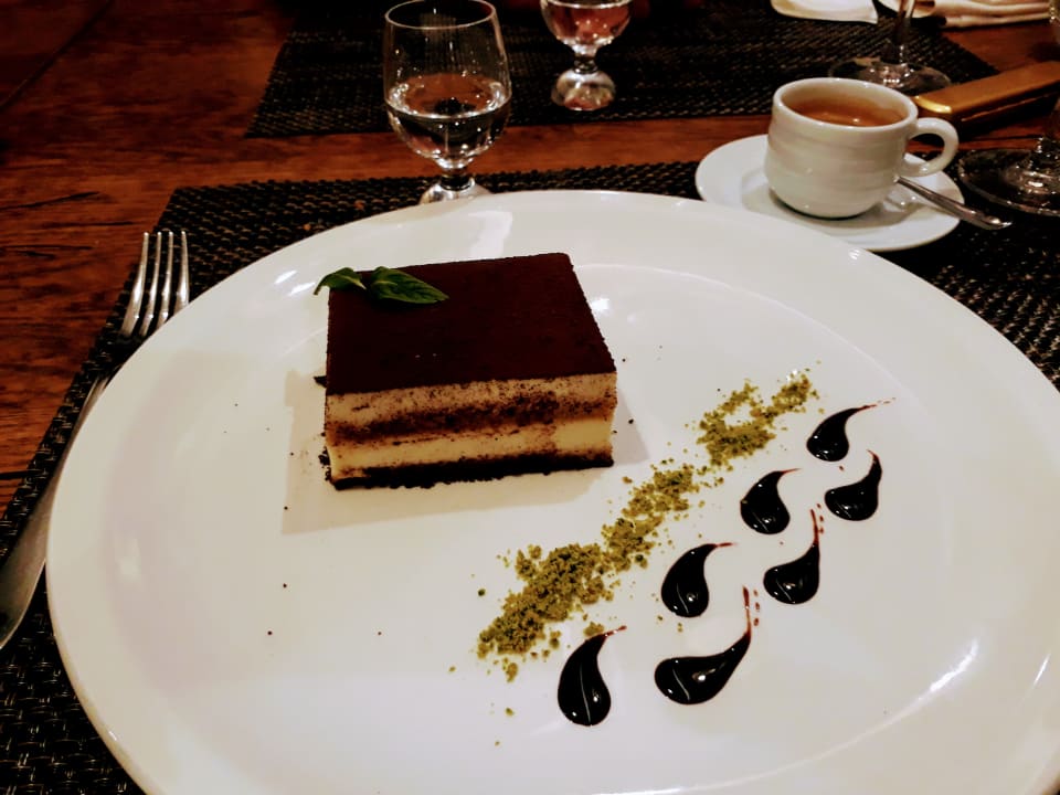 Gastro Acanthus Cennet Barut Collection