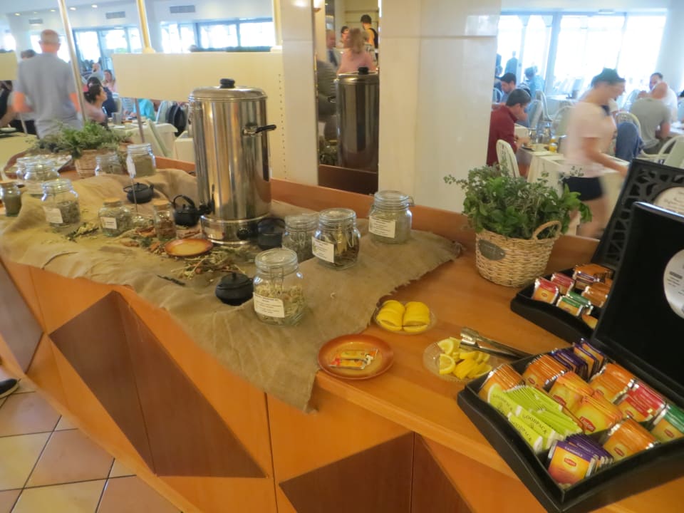 Teil des Frühstücksbuffets Anissa Beach & Village