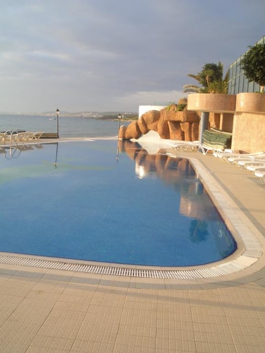 Der Pool unten Aska Hotel Just in Beach