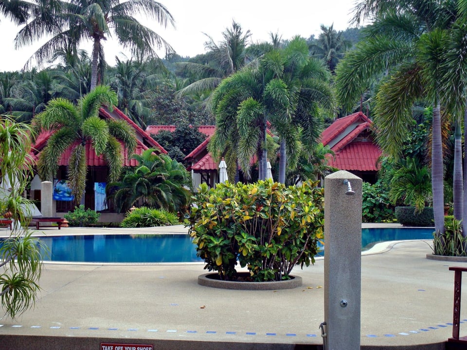 Pool vom Strand aus Long Bay Resort Koh Phangan