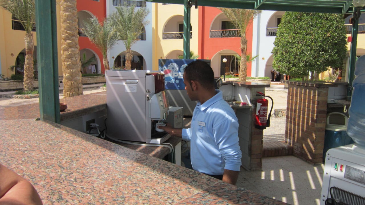 Danke für den guten Cappucino  Arabia Azur Resort