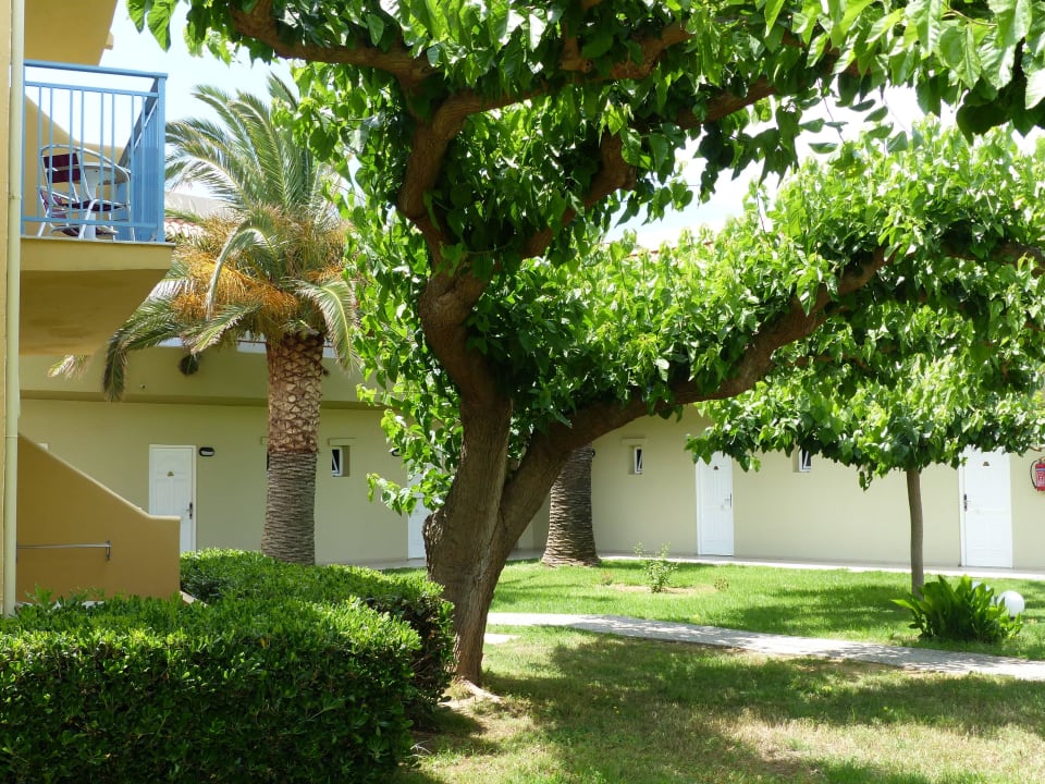 Schöner Innenhof Eliros Mare