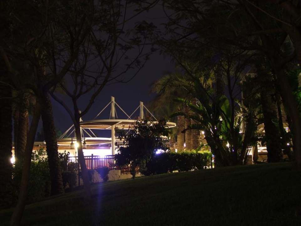 Eventbereich bei Nacht Sunis Kumköy Beach Resort Hotel & Spa
