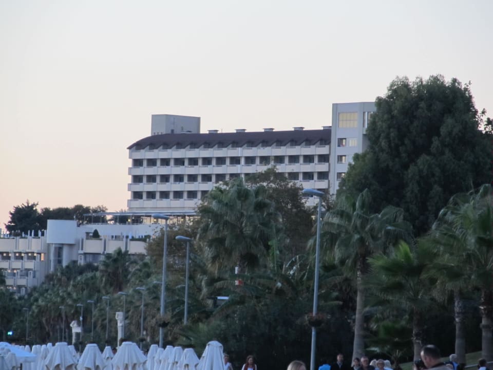 Blick von Strand Melas Resort Hotel